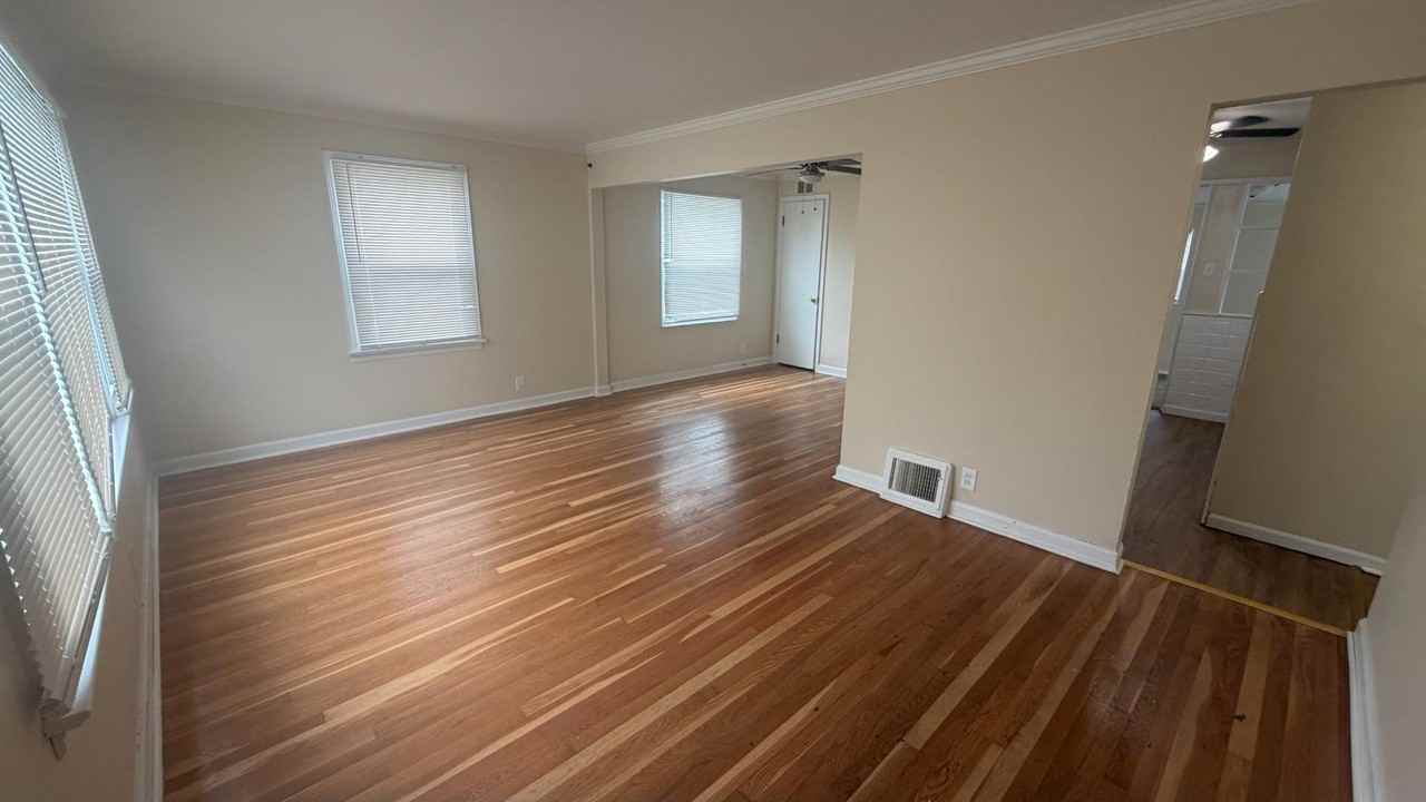 1410 Akron Dr - Photo 3 of 20