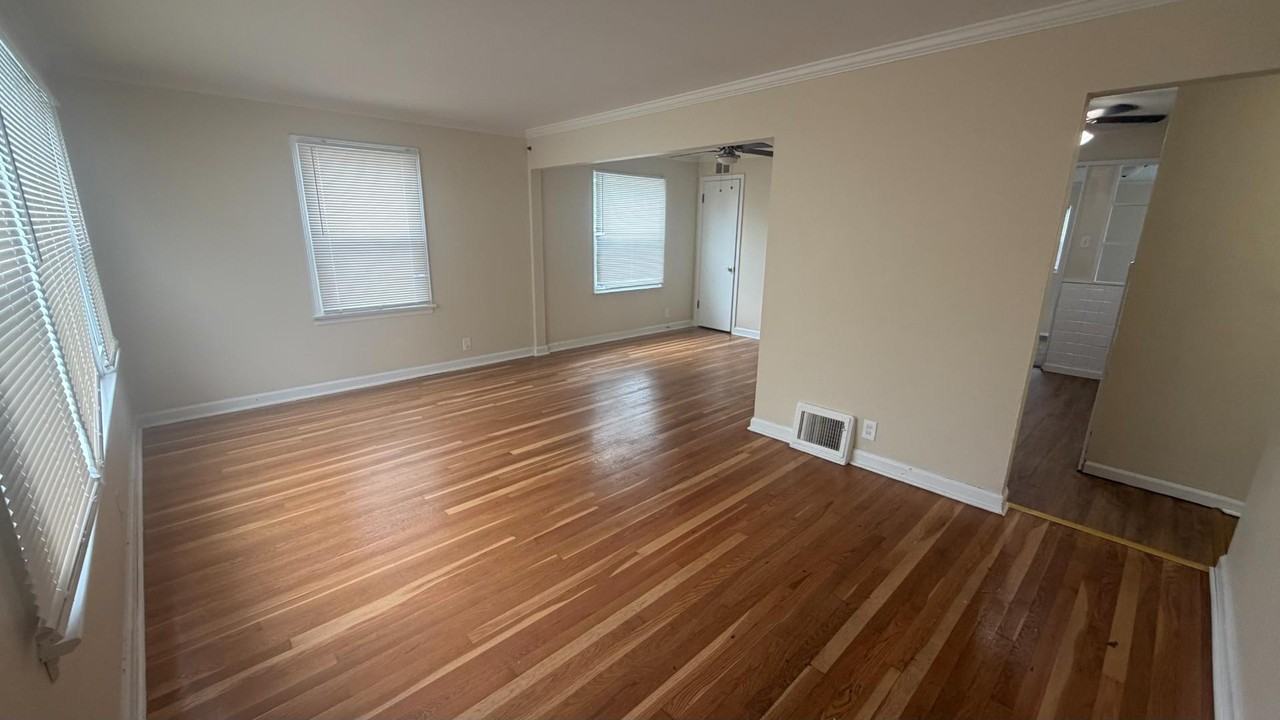1410 Akron Dr - Photo 4 of 20