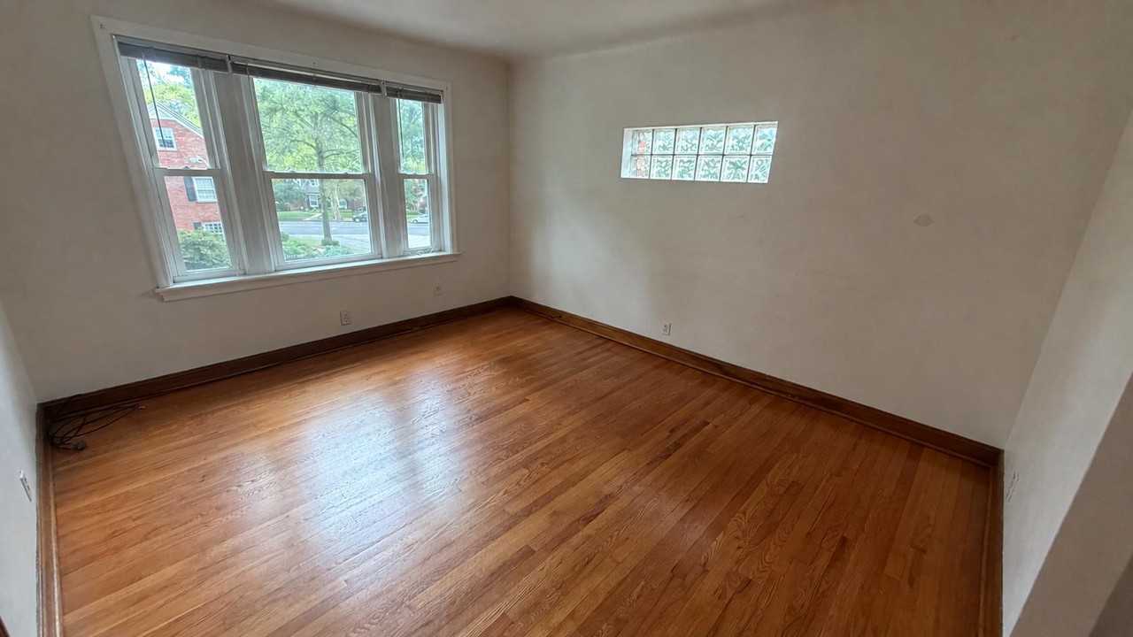 6663 Devonshire Ave - Photo 3 of 10