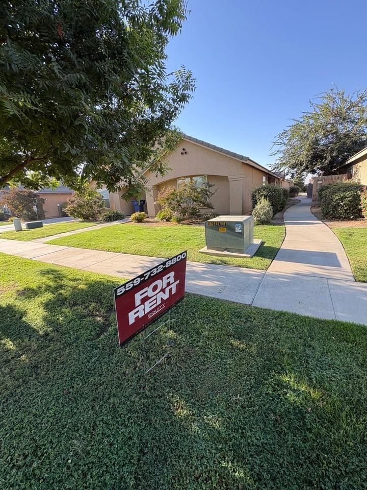 2111 Bella Oaks Dr - Photo 5 of 18