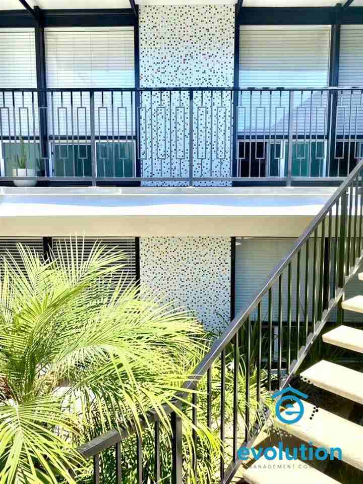 1111 Adella Ave - Photo 6 of 8