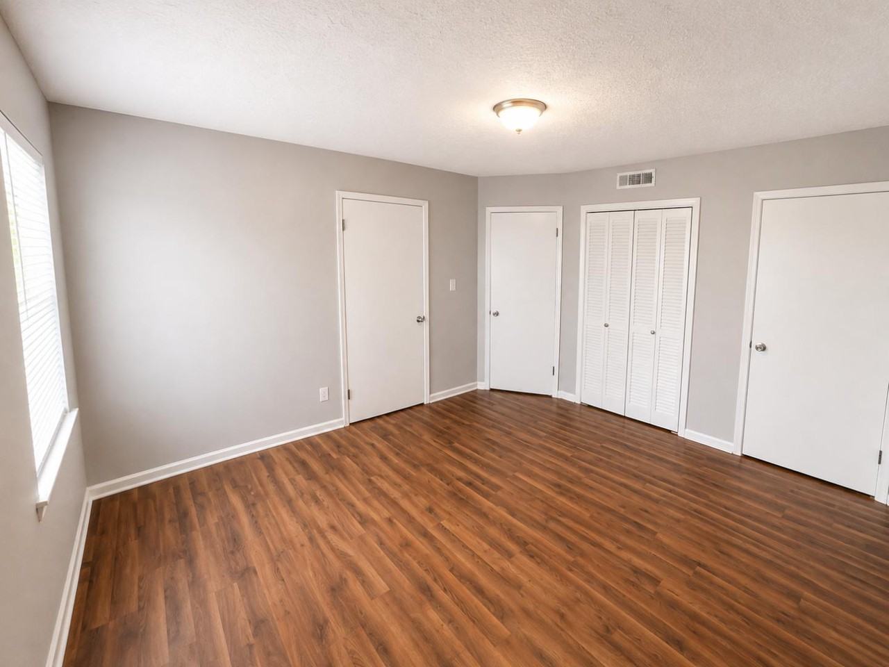 1711 Electronics Dr - Photo 4 of 5