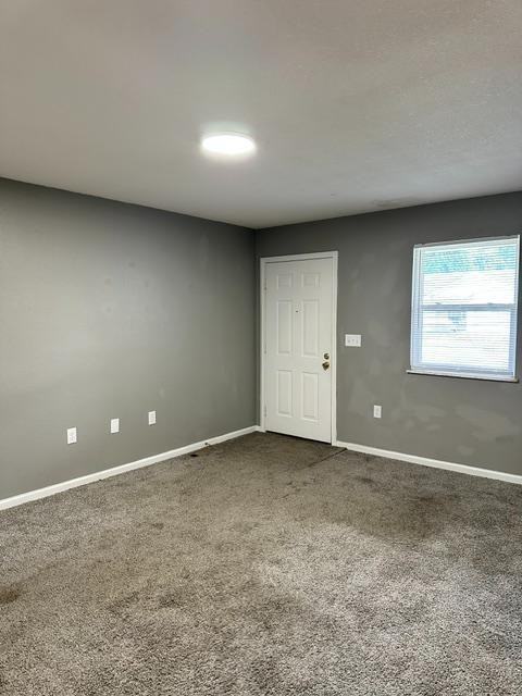 901 W Myrtle St - Photo 3 of 18