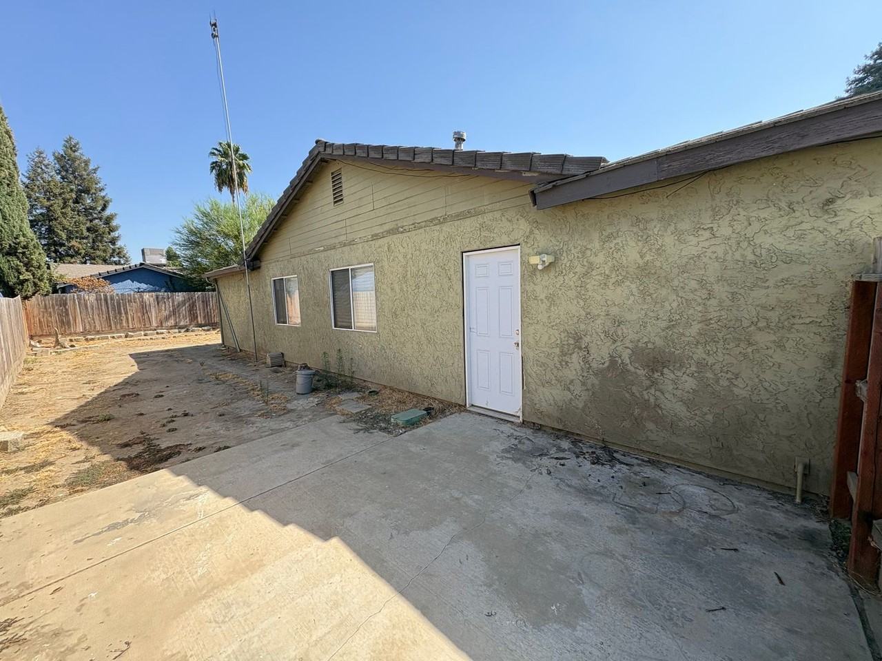 2324 W Delta Ave - Photo 2 of 31