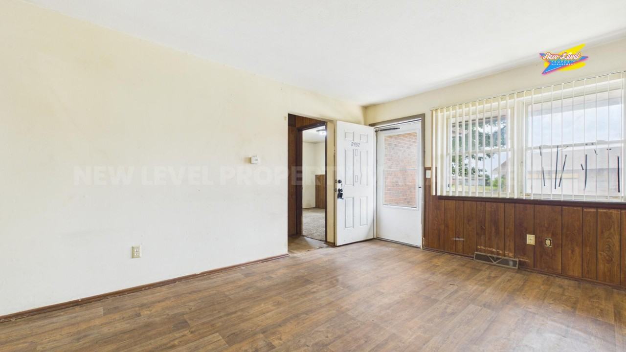 2952 S Bunker Hill - Photo 3 of 10