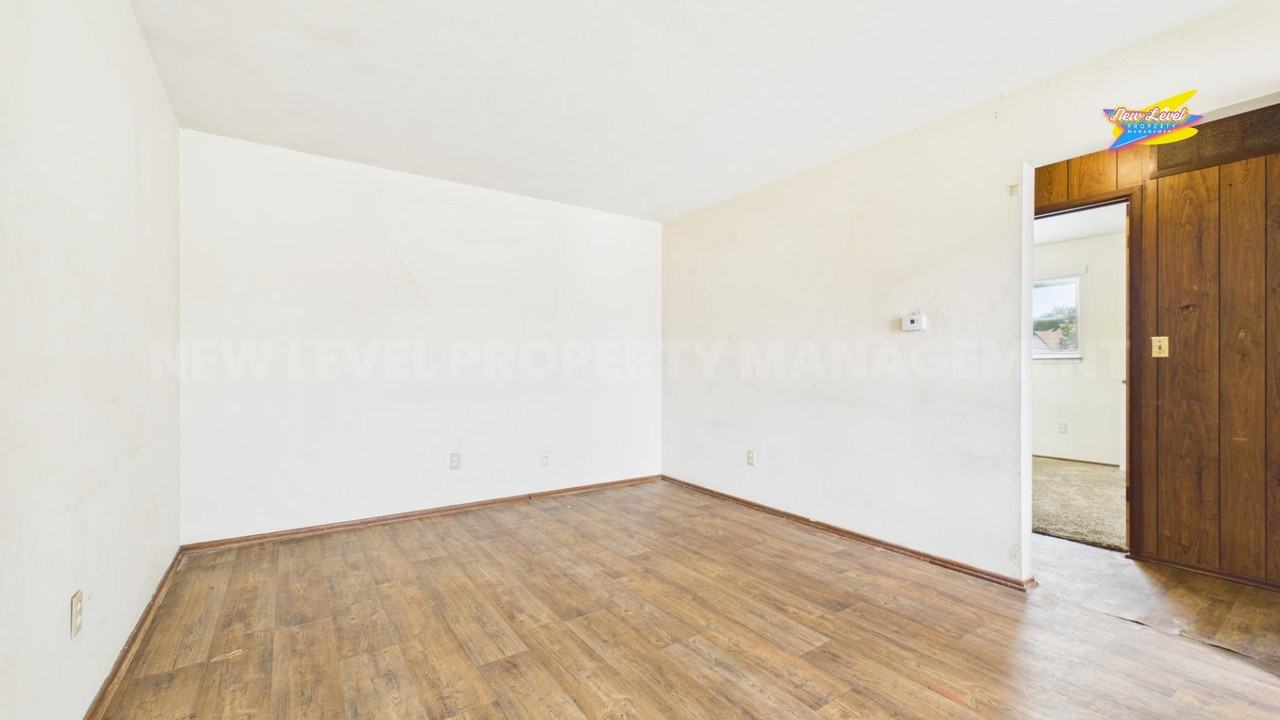 2952 S Bunker Hill - Photo 4 of 10