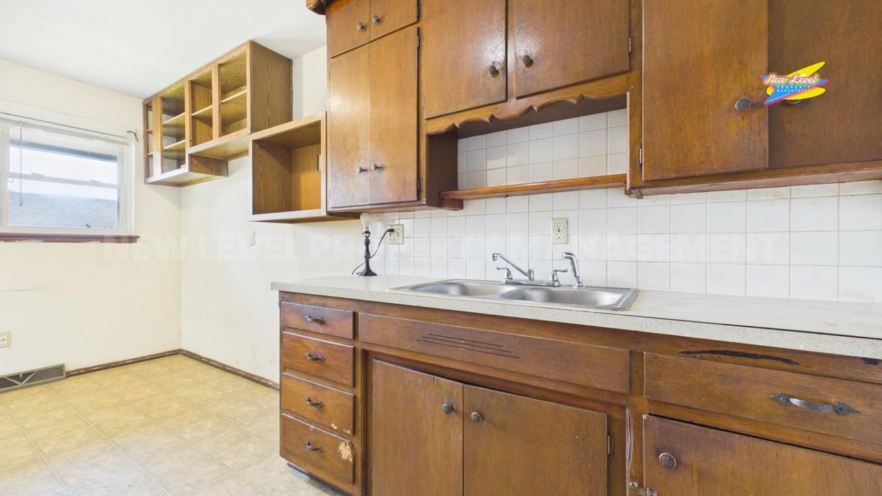 2952 S Bunker Hill - Photo 7 of 10