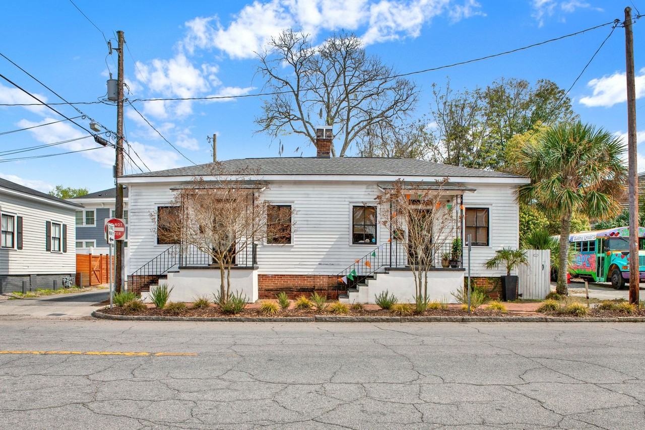 1512 Barnard St - Photo 3 of 35