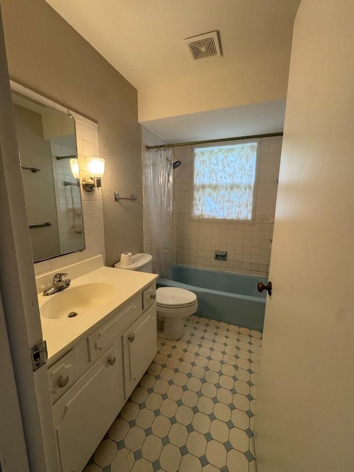 5111 Cleveland Ave - Photo 5 of 8