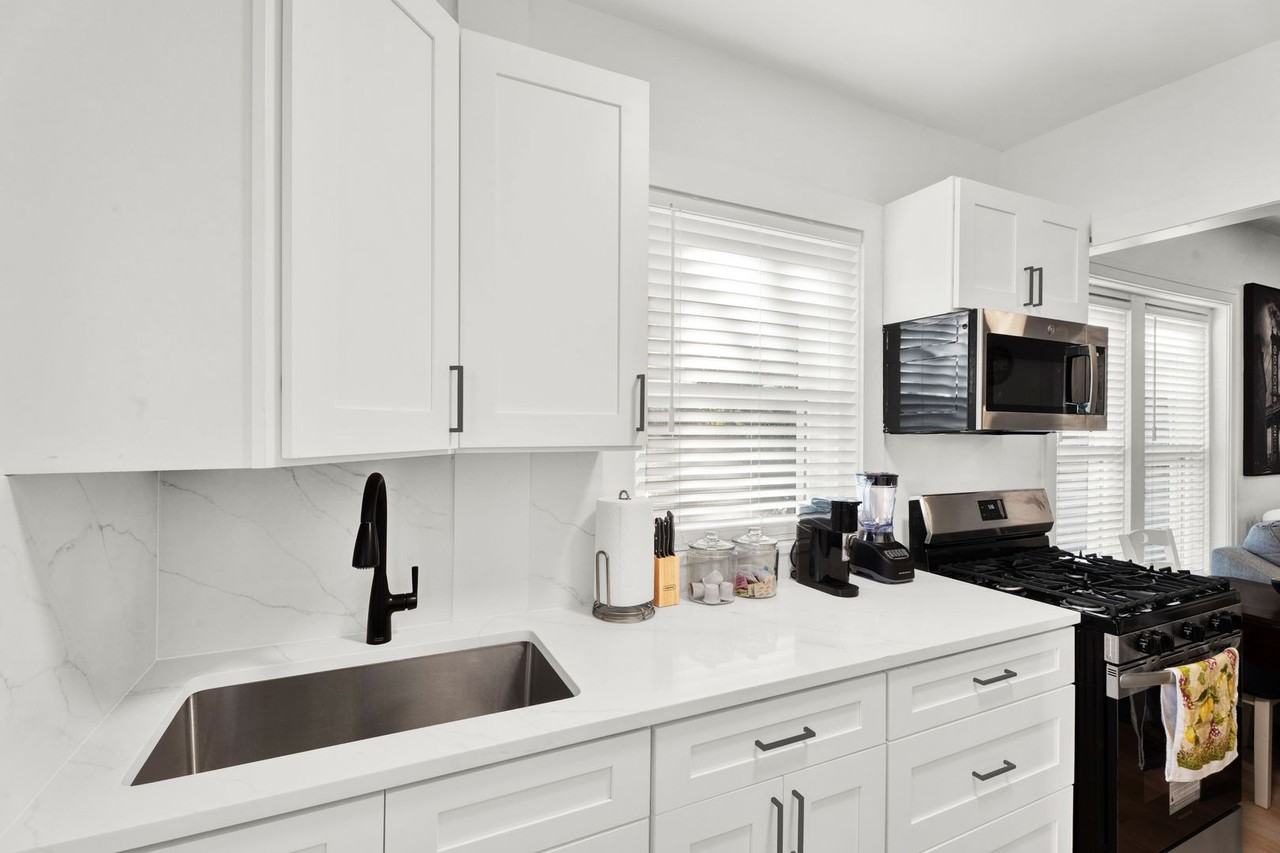 3BED | 1BTH - Photo 5 of 24
