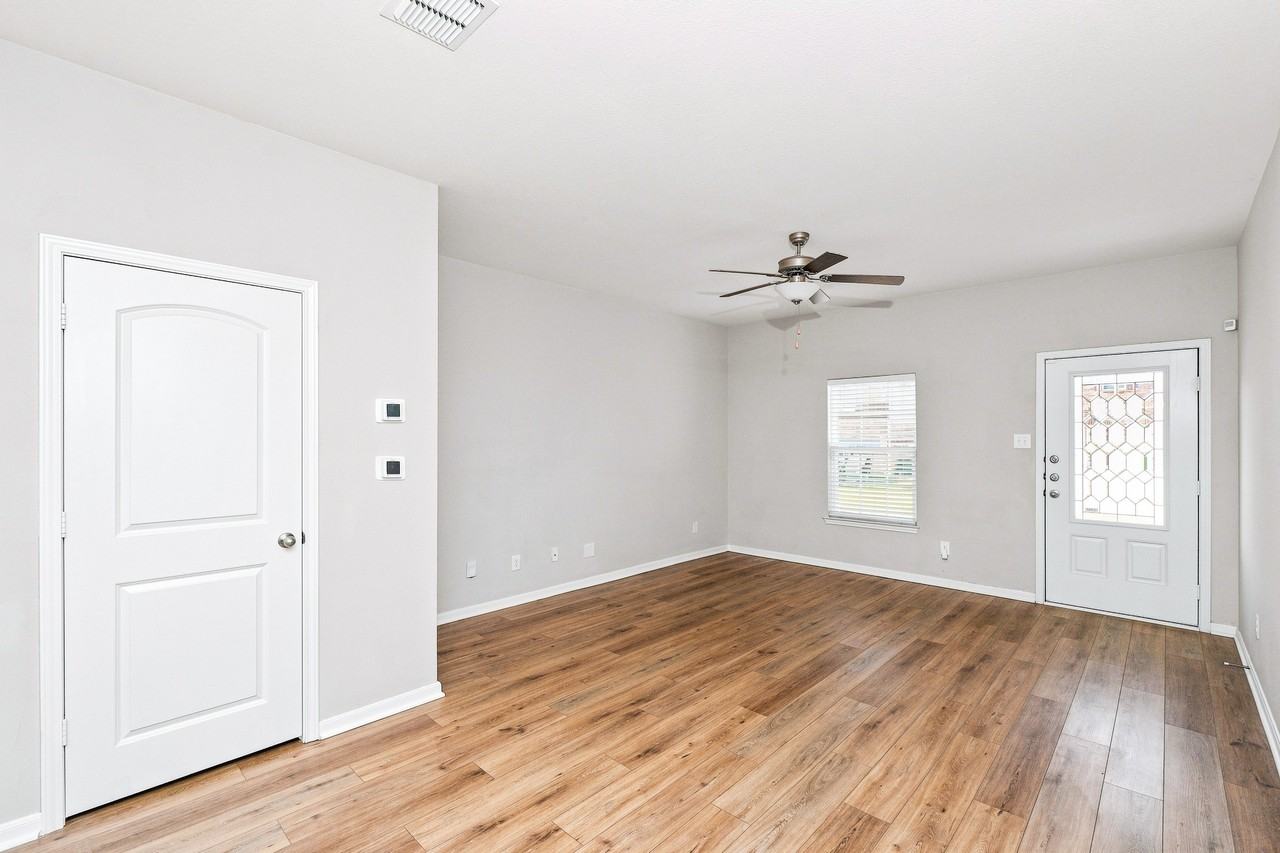 9127 Bennett Frst #1 - Photo 5 of 19