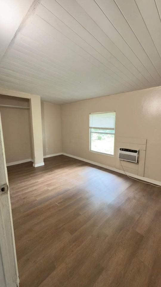 113 Oleander Ave - Photo 6 of 13