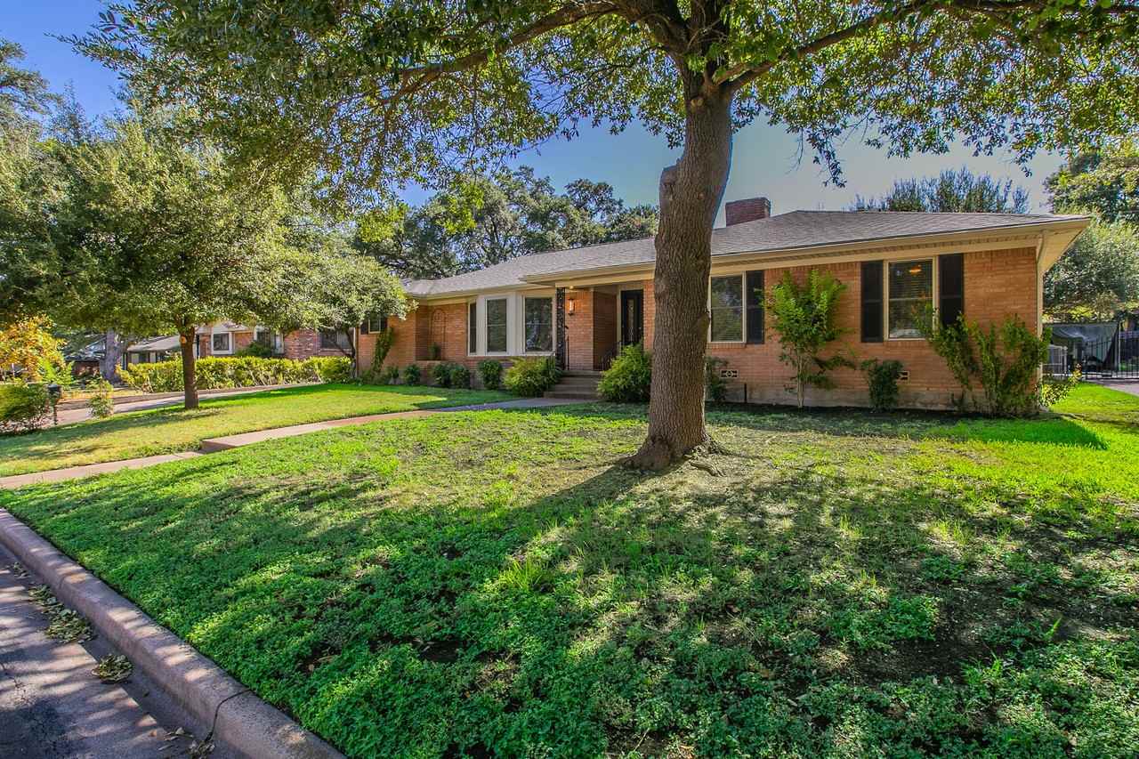 5220 Lake Charles Dr #1 - Photo 3 of 27