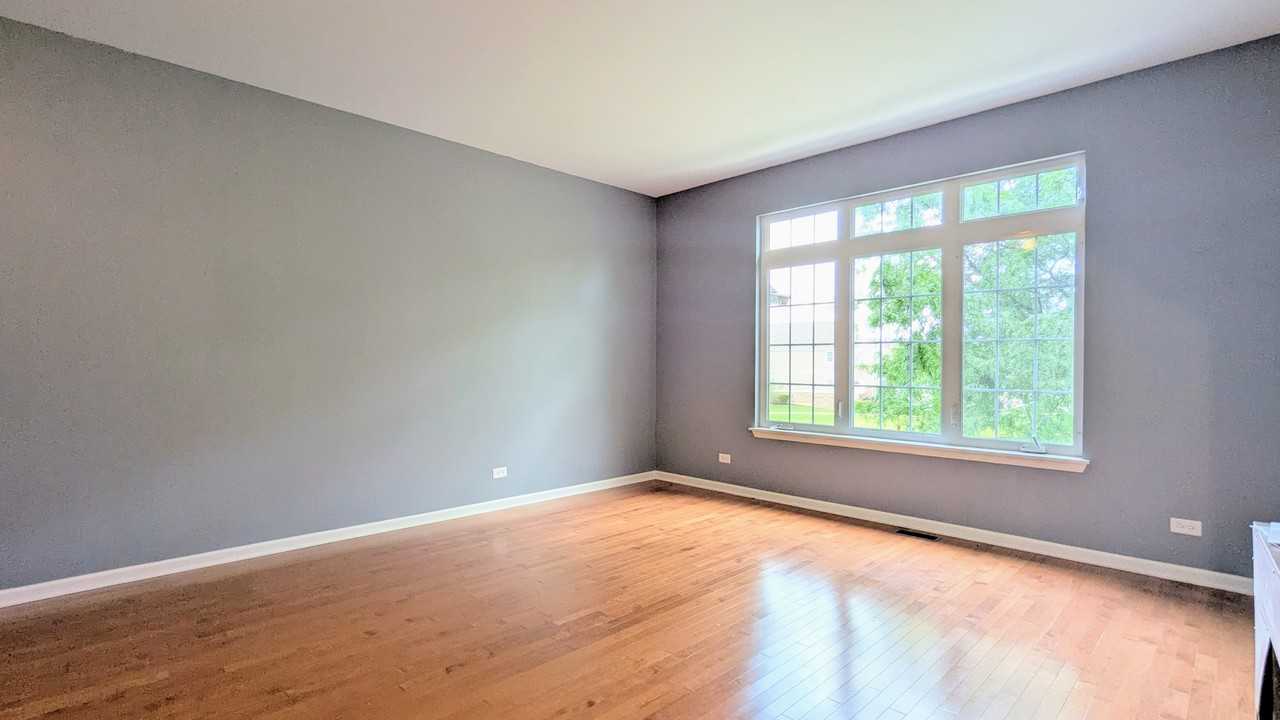 284 Edmundton Cir #1 - Photo 3 of 25