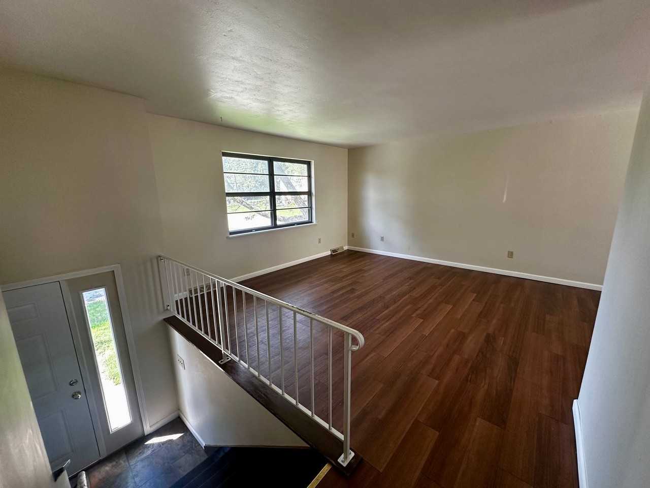 1101 Krohn Dr - Photo 3 of 14