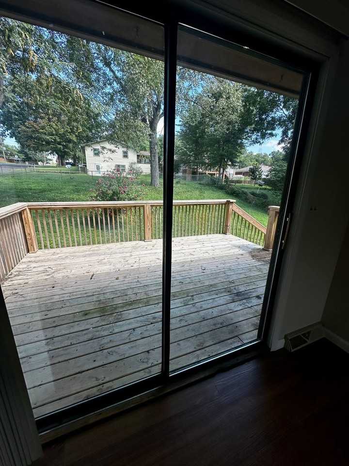 1101 Krohn Dr - Photo 5 of 14