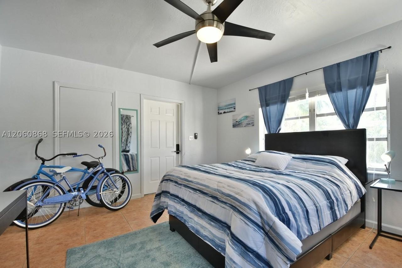 250 Se Park St #1 - Photo 4 of 6