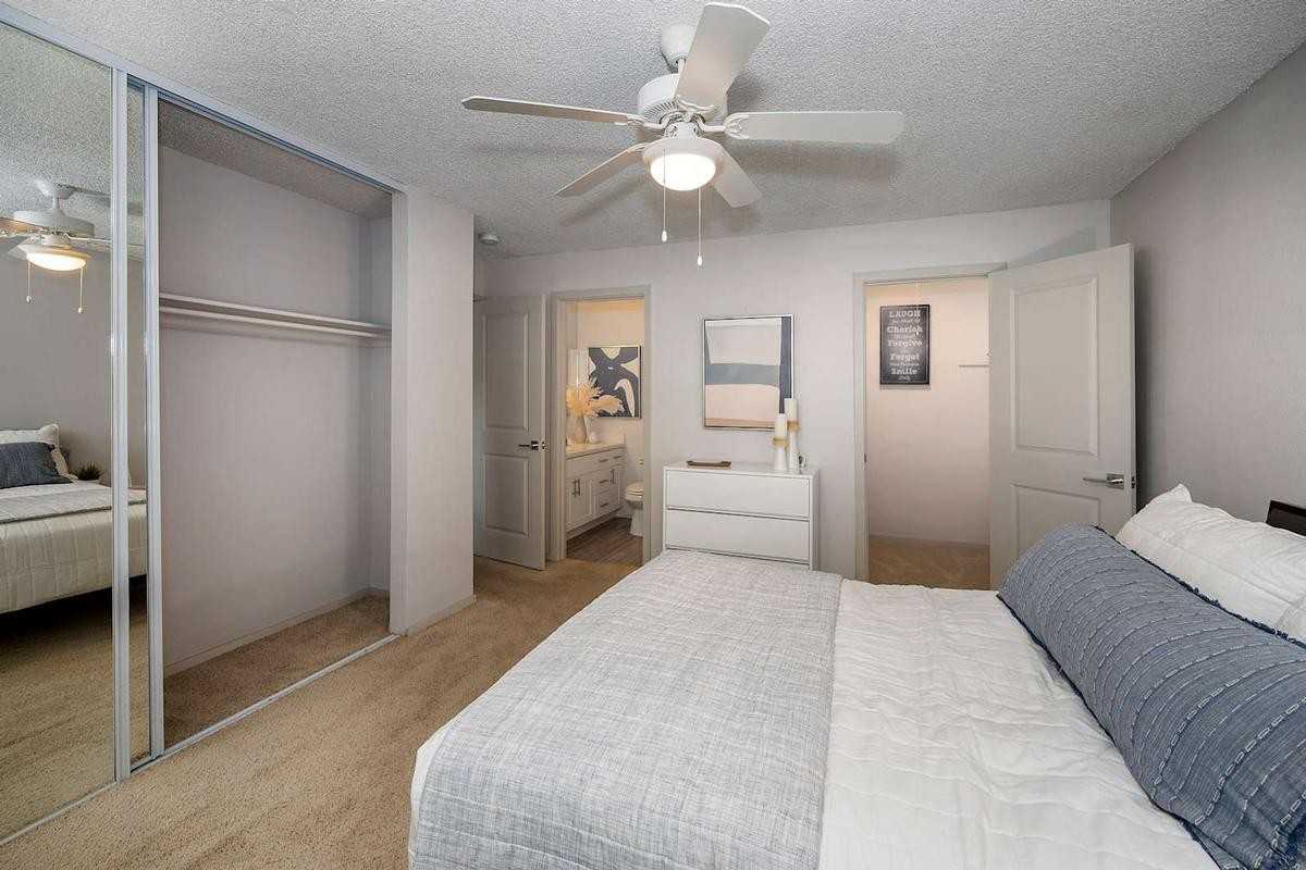 920 Cranbrook Ct - Photo 2 of 30