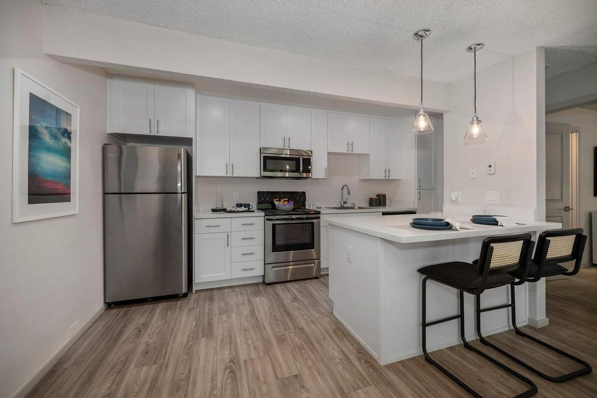 920 Cranbrook Ct - Photo 3 of 30