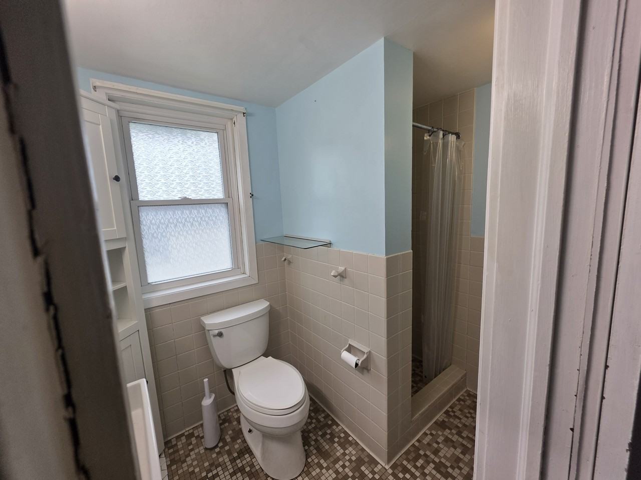 2305 2nd Ave W #2 - Photo 6 of 8