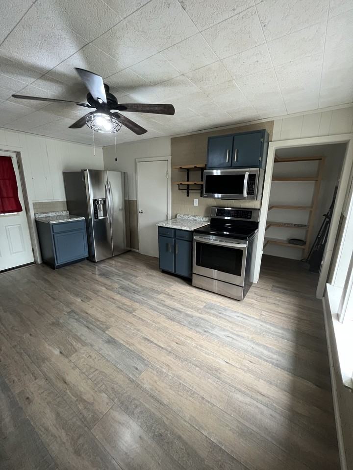 726 Sherman St - Photo 5 of 20