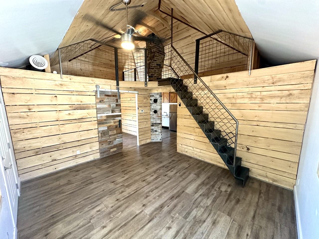 1040 W Columbia Ln #1040 - Photo 3 of 18