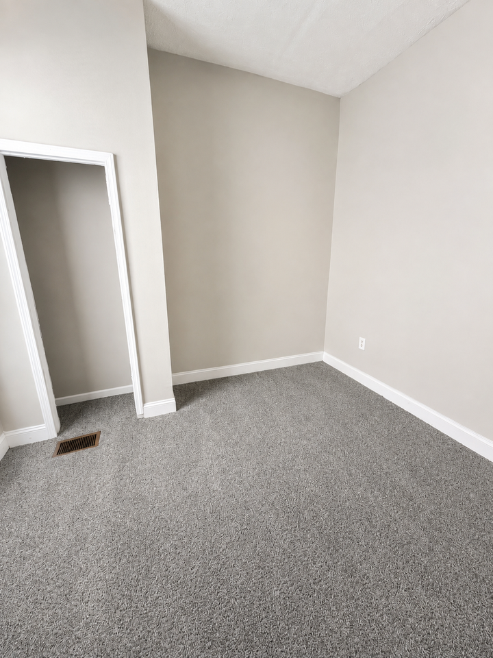 420 Montana Ave #1 - Photo 4 of 7