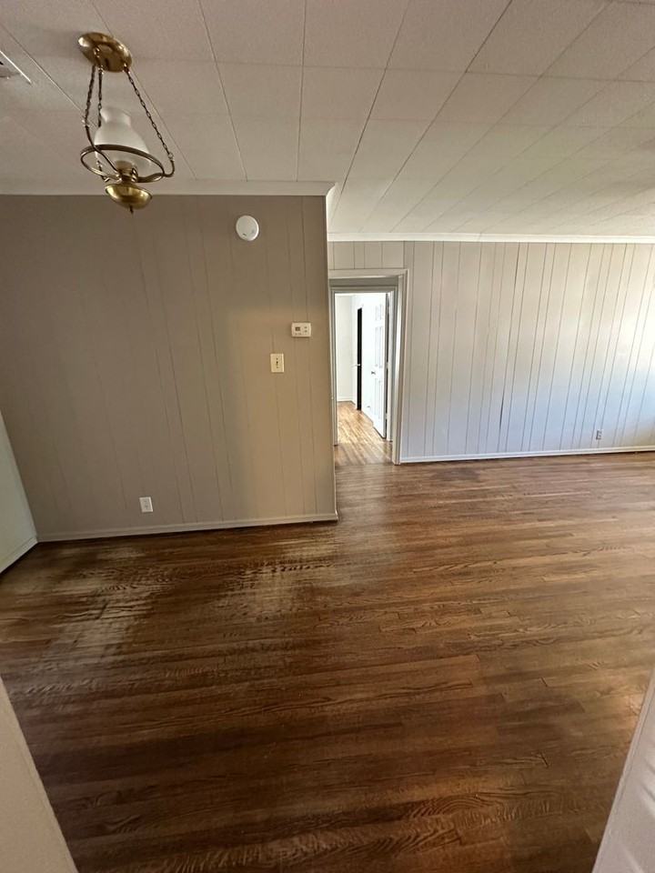 1213 N Garfield Ave - Photo 4 of 12