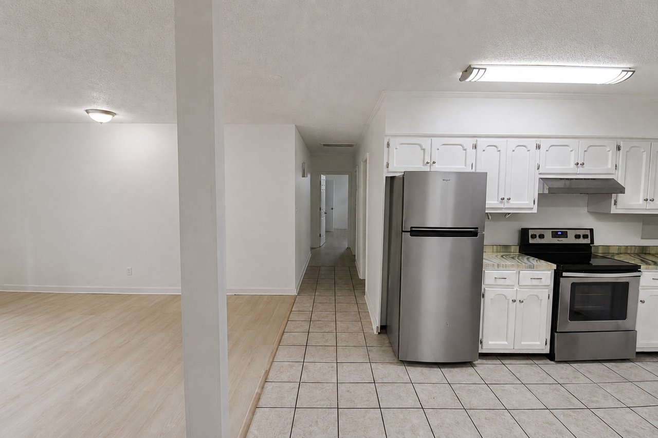 3990 Seven Springs Rd - Photo 5 of 20
