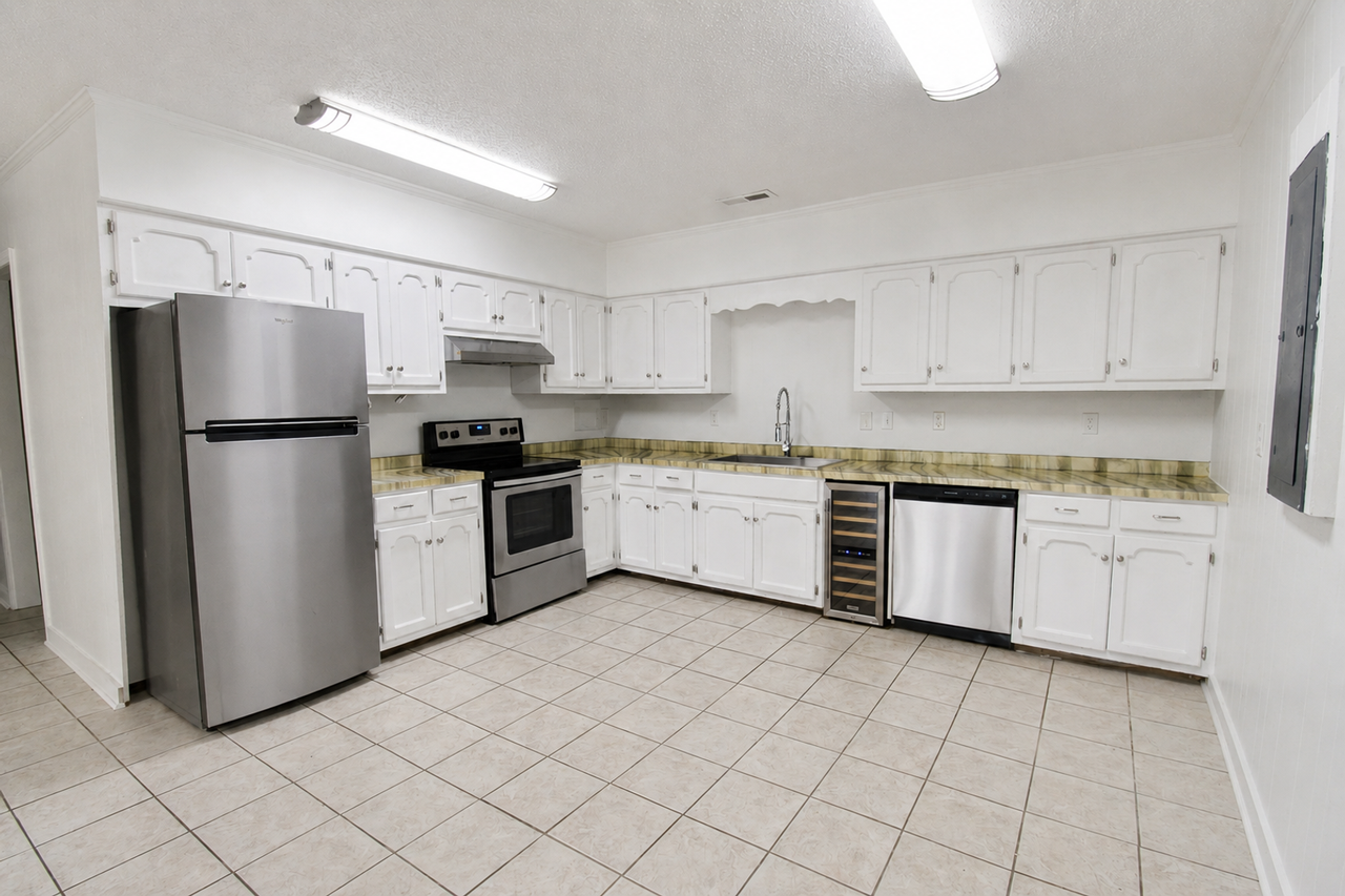 3990 Seven Springs Rd - Photo 6 of 20