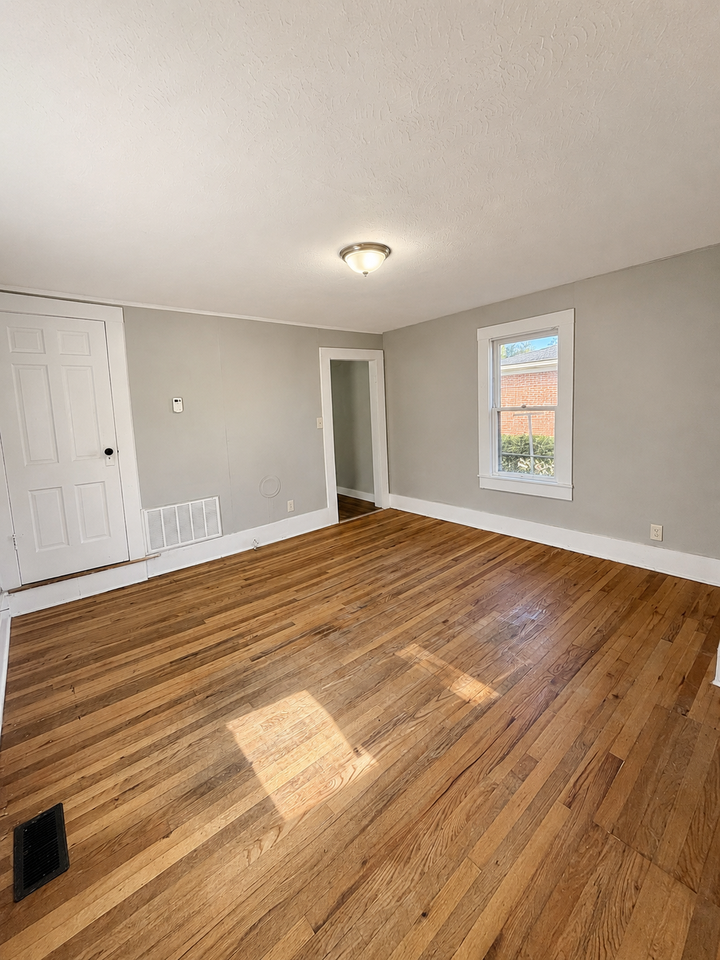 1512 Bluegrass Ave #1 - Photo 3 of 14