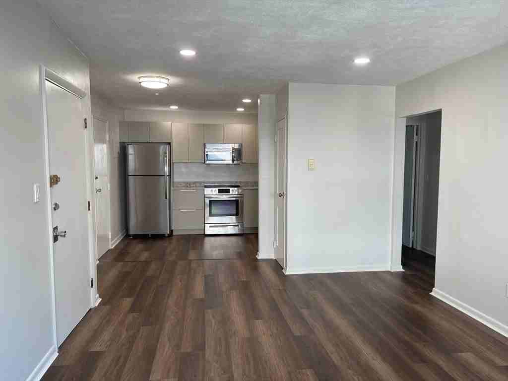461 Washington St #305 - Photo 4 of 18