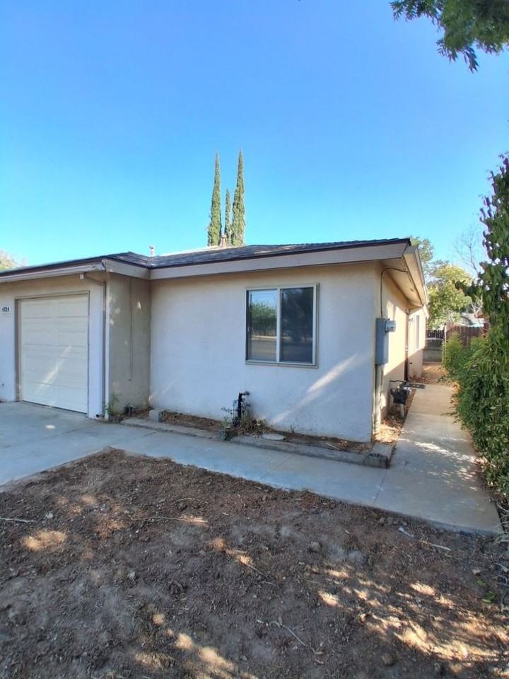 4724 W Ashlan Ave - Photo 4 of 22
