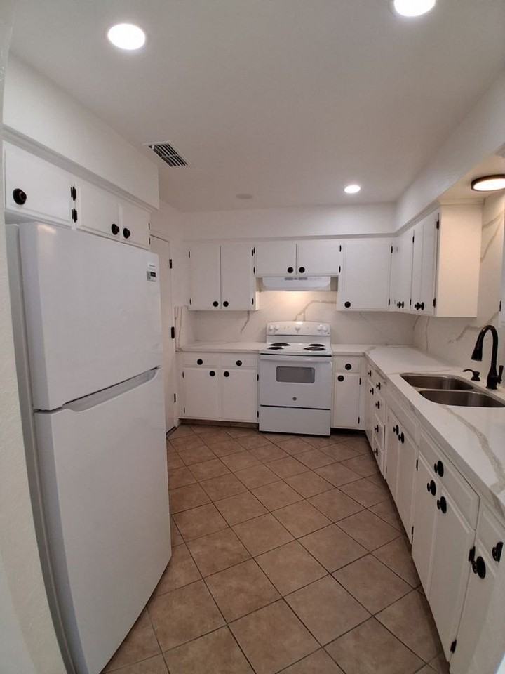 4724 W Ashlan Ave - Photo 6 of 22
