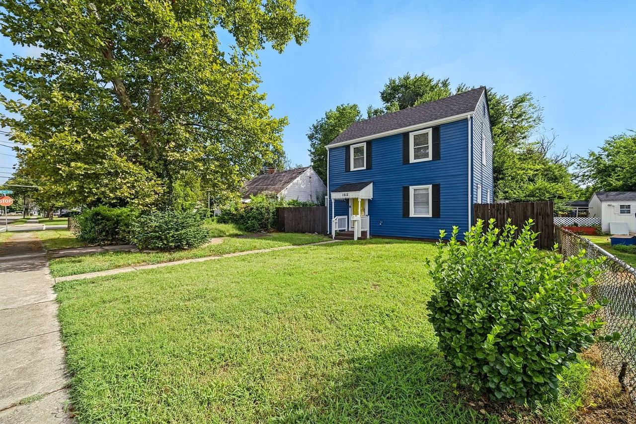 1512 Rolfe Pl - Photo 3 of 25
