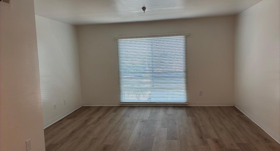 12100 Sheldon St - Photo 3 of 8