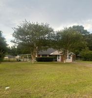 featured image of 109 Live Oak Cir