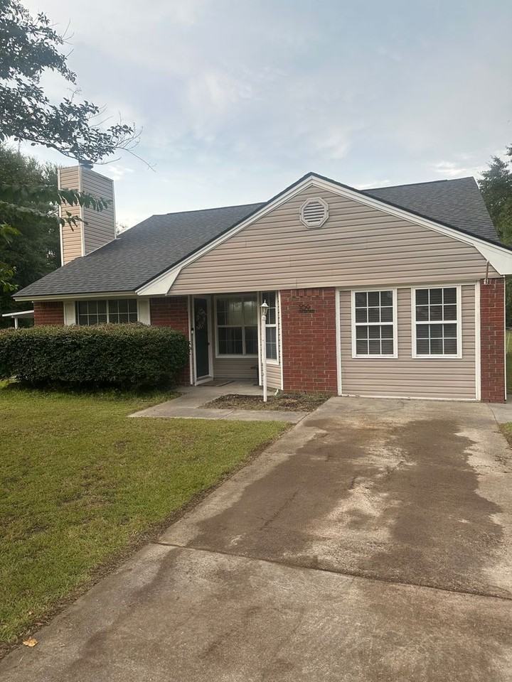 109 Live Oak Cir - Photo 2 of 33