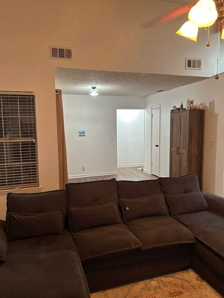 109 Live Oak Cir - Photo 4 of 33