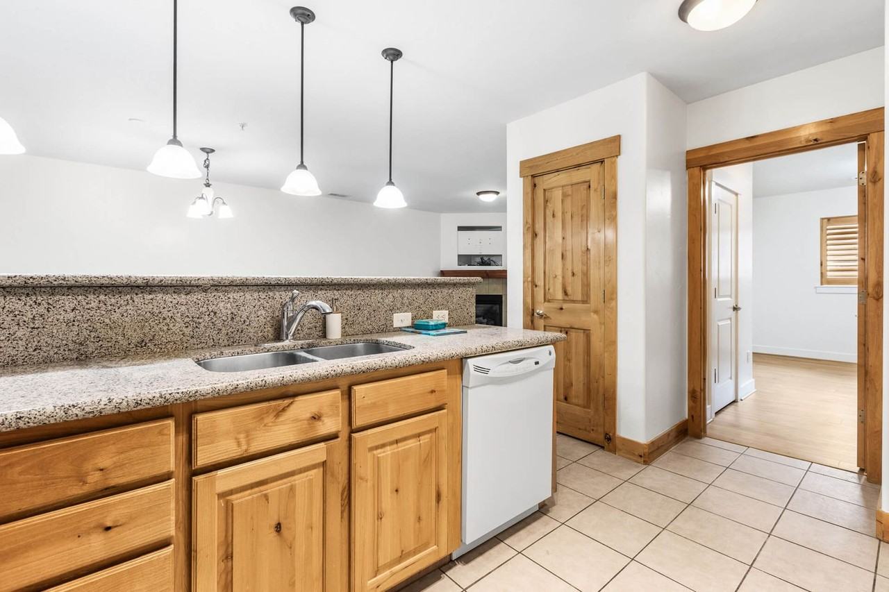 5501 Lillehammer Ln #4101 - Photo 7 of 32
