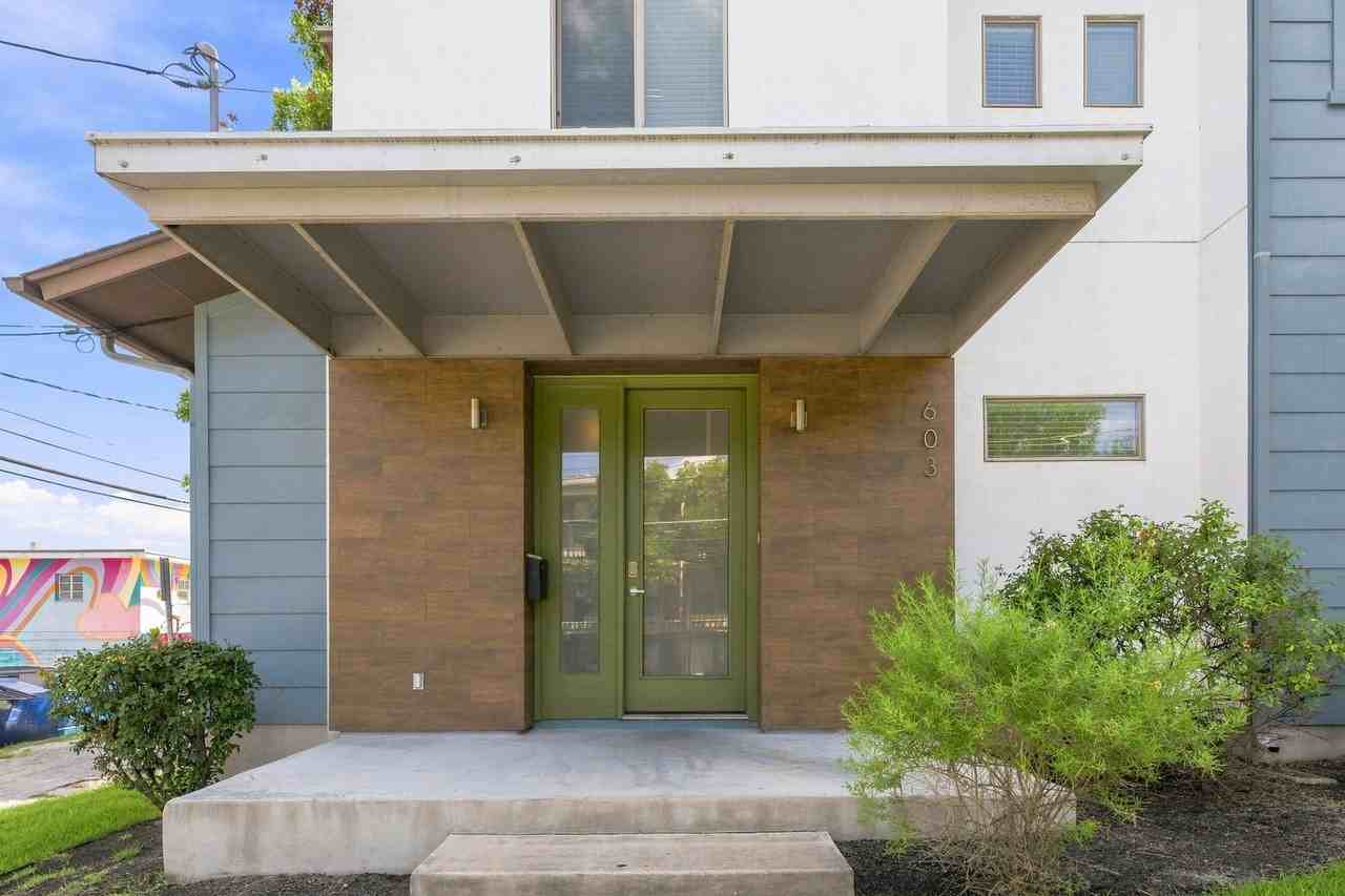 603 W 30th St - Photo 5 of 50