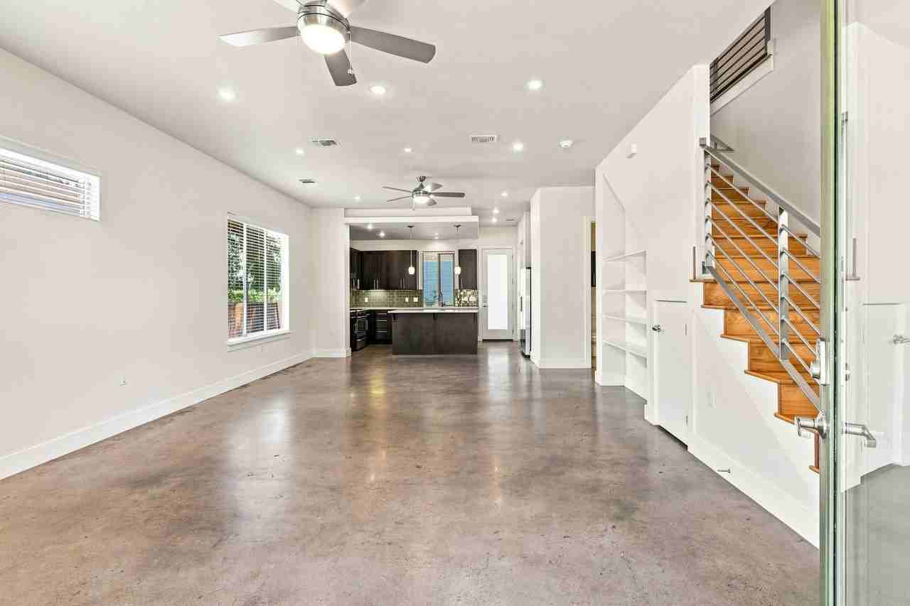 603 W 30th St - Photo 7 of 50