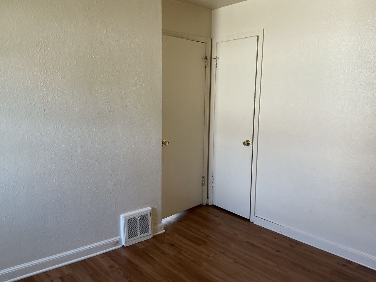 4639 N Sherman Blvd - Photo 3 of 11