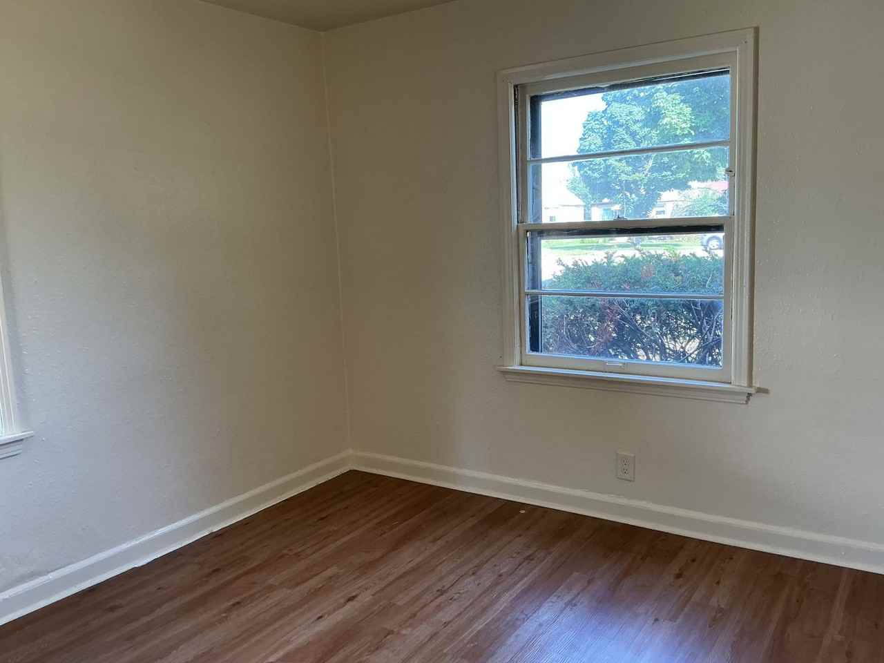 4639 N Sherman Blvd - Photo 6 of 11