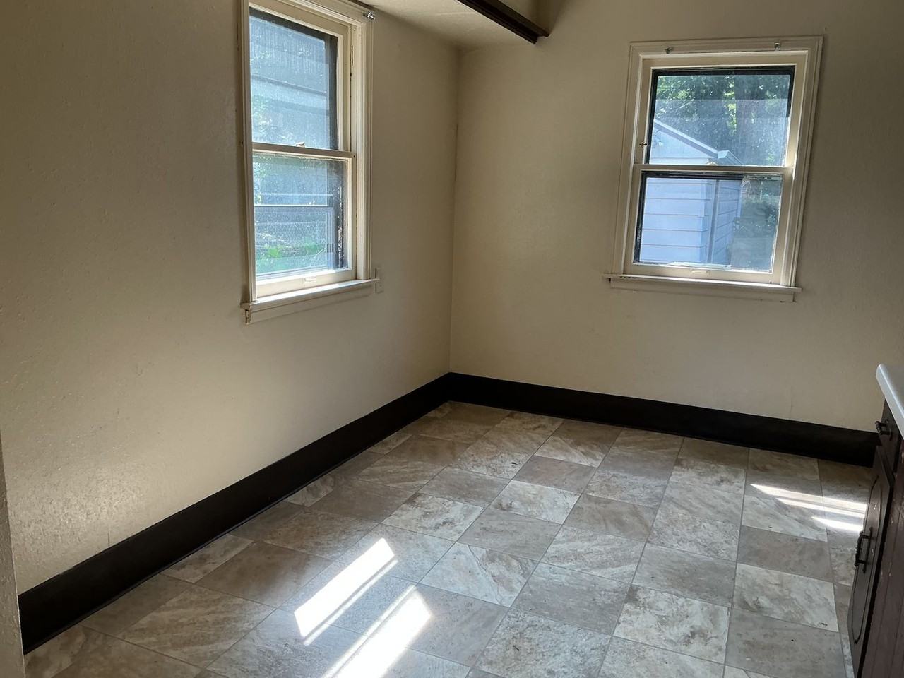 4639 N Sherman Blvd - Photo 7 of 11