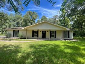 205 Pleasant St - Photo 1 of 1
