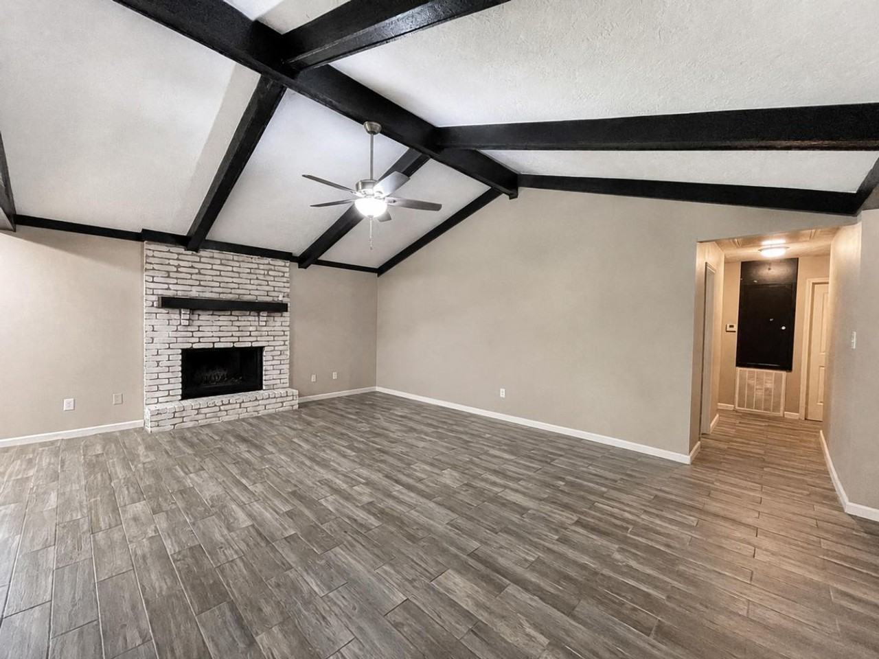 205 Pleasant St - Photo 2 of 14