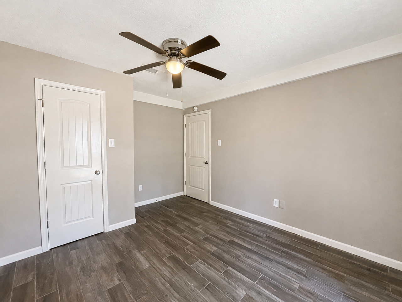 205 Pleasant St - Photo 6 of 14