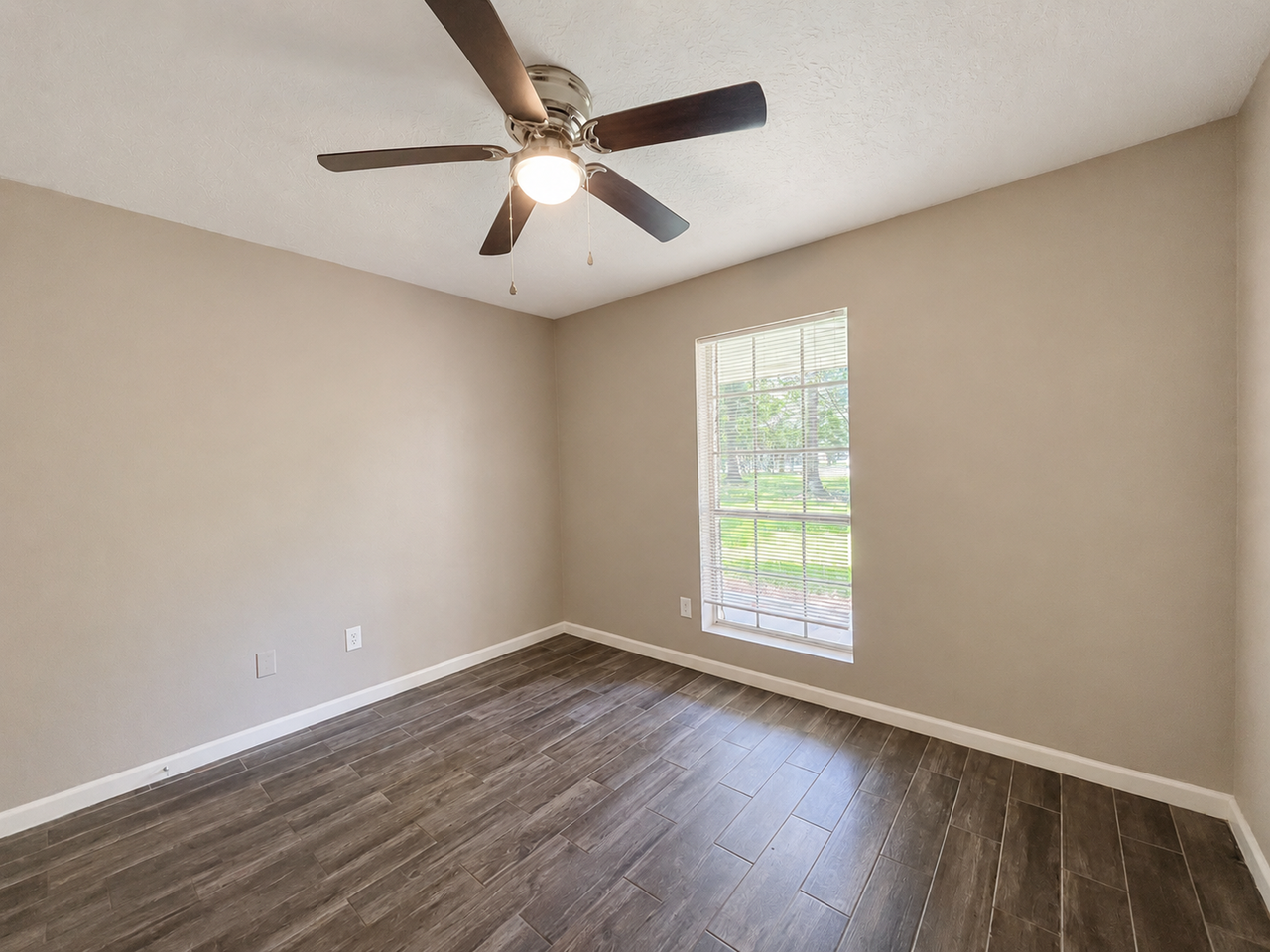 205 Pleasant St - Photo 7 of 14