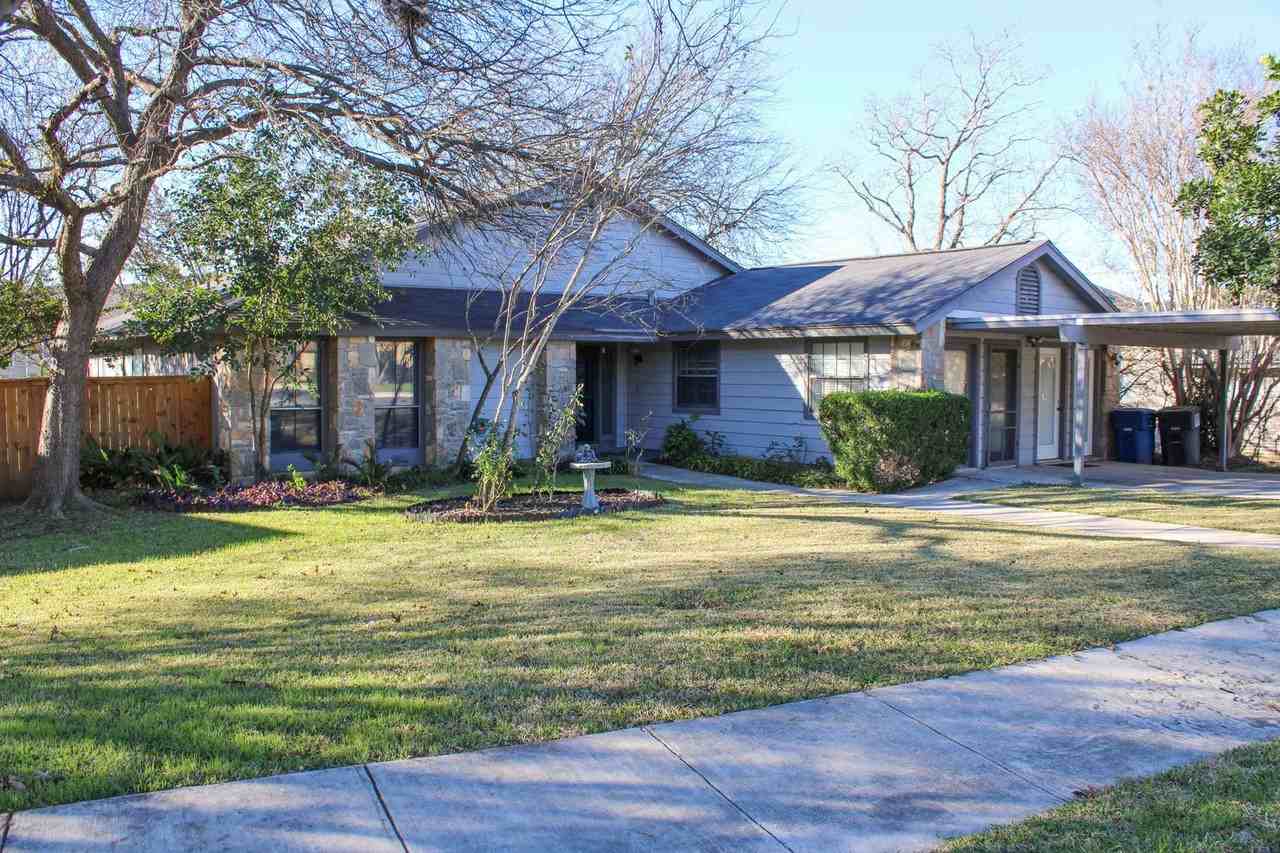 4222 Clear Lake Dr - Photo 3 of 33